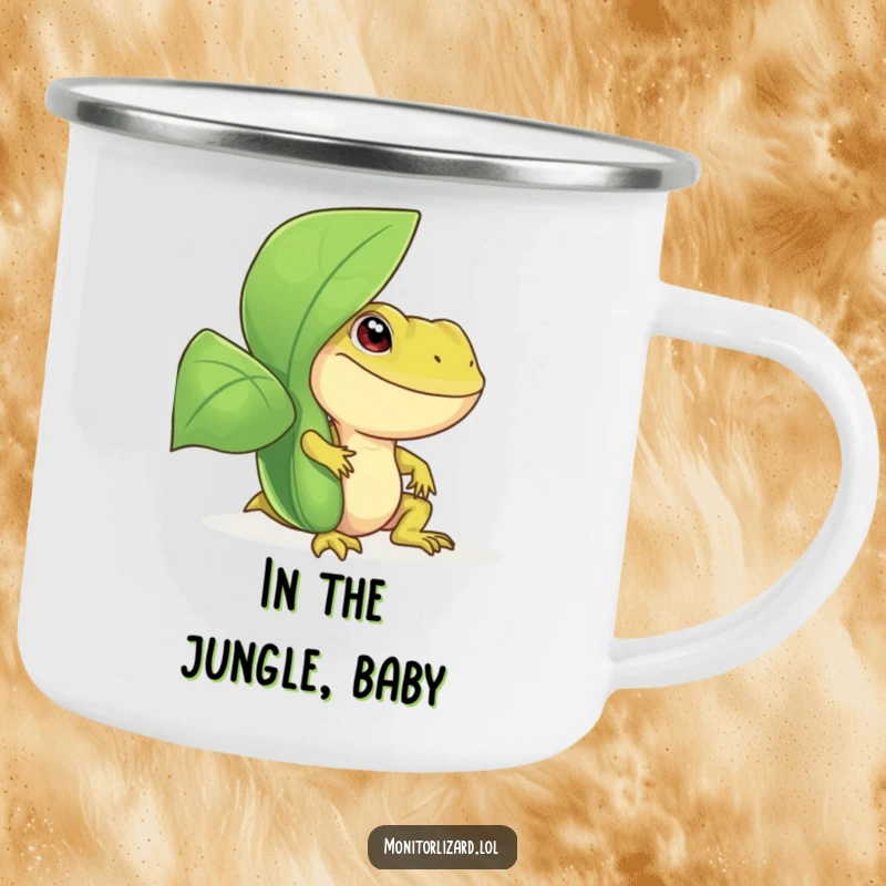 Funny monitor lizard camping mug with a smiling reptile peeking from behind a leafy plant, perfect for outdoor adventures and hot beverages.
